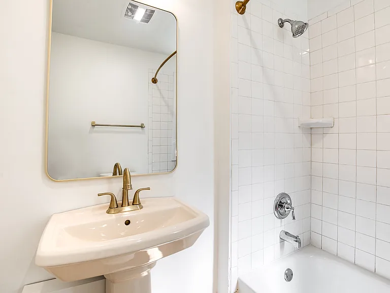 715 Chimborazo Blvd #3 — Photo 8