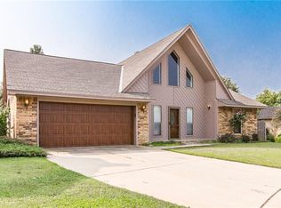 11216 NW 110th St, Yukon, OK 73099