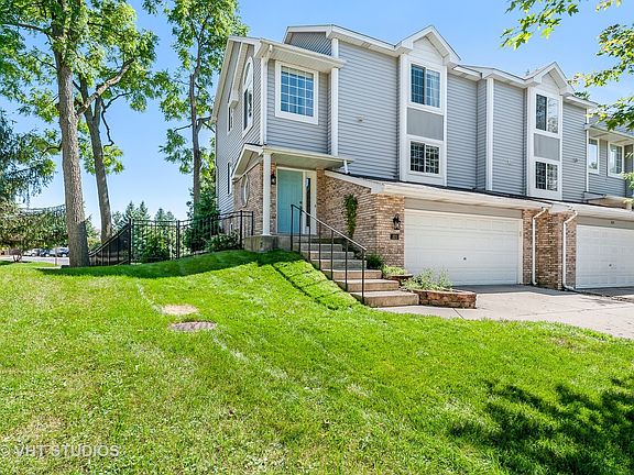 3rd image of 321 Stevens Ct
