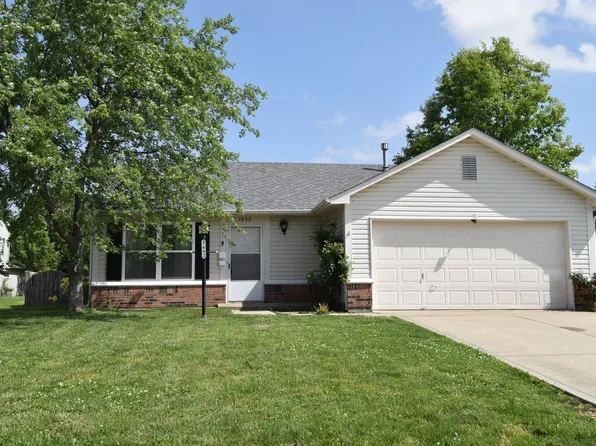 1652 Sweetwater Ln, Greenfield, IN 46140