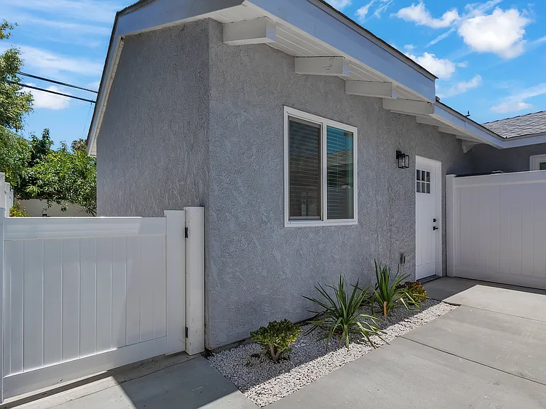 2248 Montair Ave #A — Photo 7