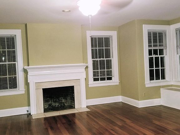 2nd image of 2827 Herschel St APT 1
