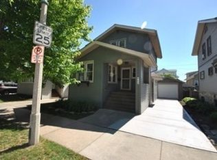 832 Carpenter Ave, Oak Park, IL 60304