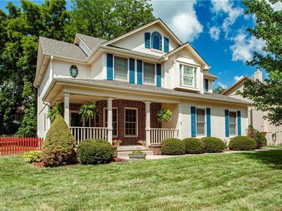 1016 SW Pacific Dr, Lees Summit, MO, 64081