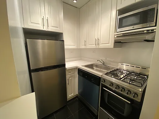 Rented by Corcoran | media 6