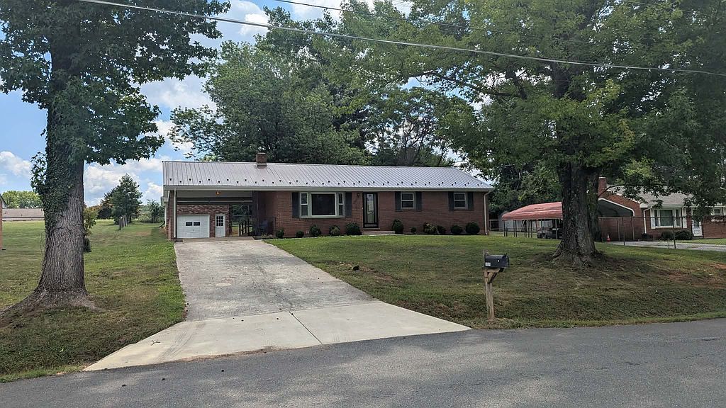 1111 Roundtree Dr - Property Image