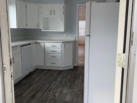3rd image of 527 N Westcapitol St
