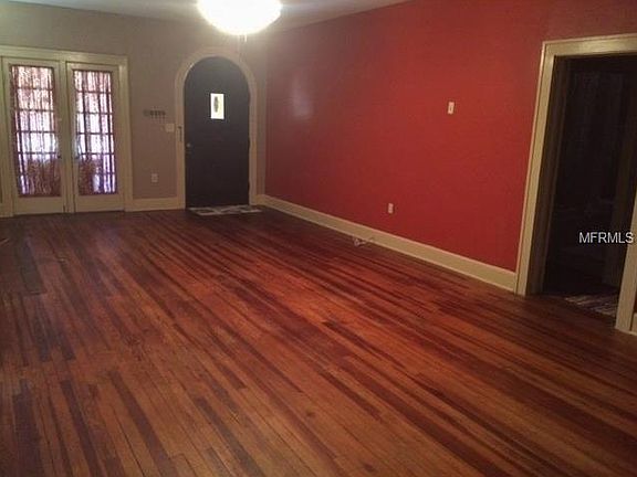 5th image of 1136 Circle Dr