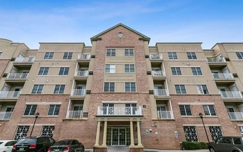 3211 Windsor Park Ct #211