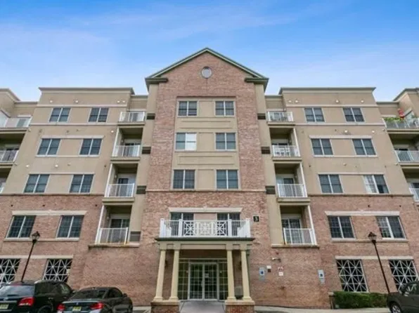 3211 Windsor Park Ct Unit 211, Englewood, NJ 07631