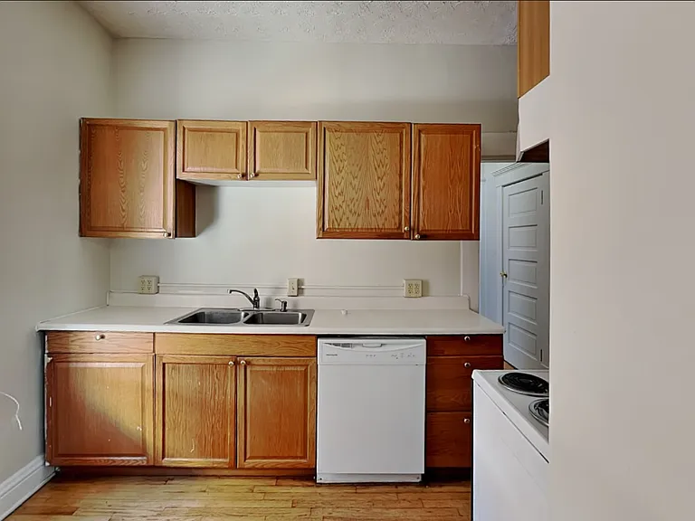 1633 Summit St #1635 — Photo 10