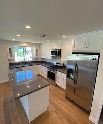 4th image of 5552 Auckland Ave #A
