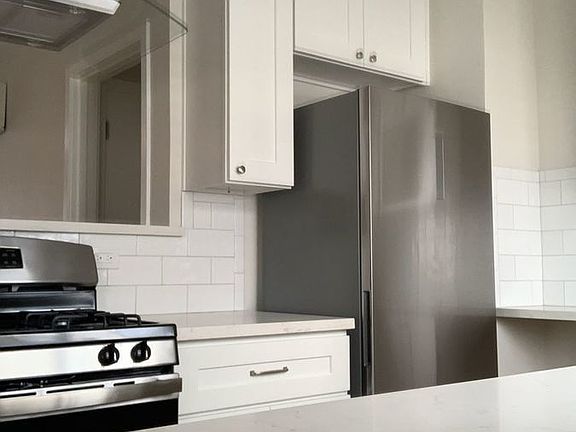 5th image of 239 S Madison Ave APT 3