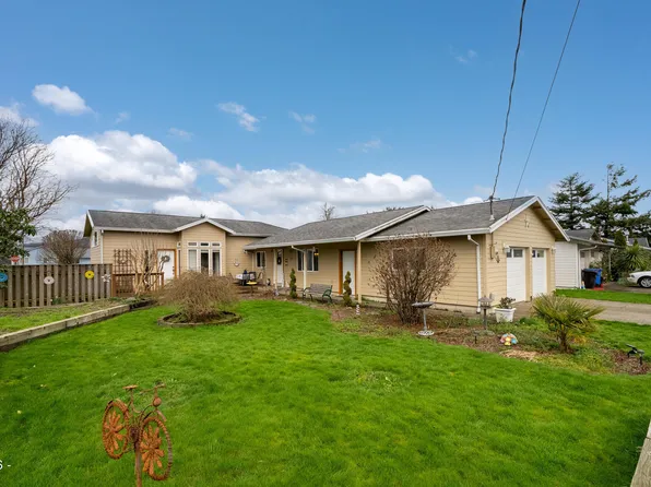 608 Cottonwood Ave, Tillamook, OR 97141