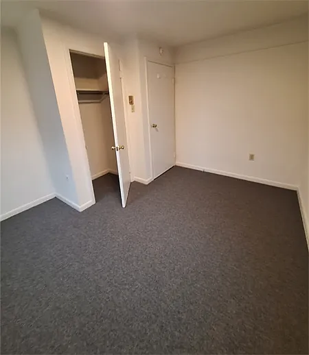 Charlotte Place Apartments — Photo 29