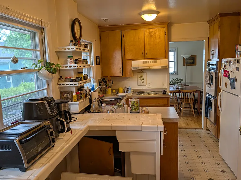 1204 Preston Ave — Photo 9