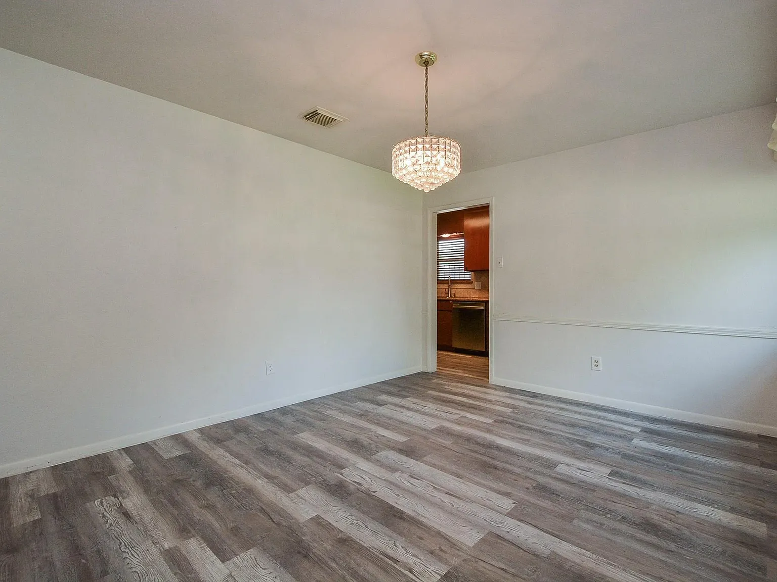 4 bed, 2.0 bath, 1792 sqft, $2,200 — Photo 3