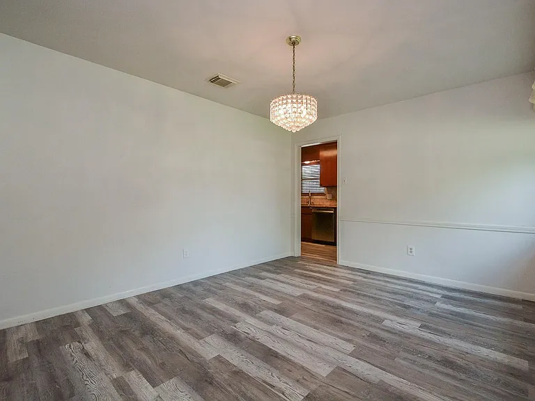 11915 N Hanworth Dr — Photo 3