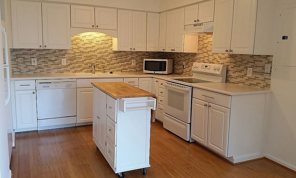 2nd image of 4408 Lookout Rd