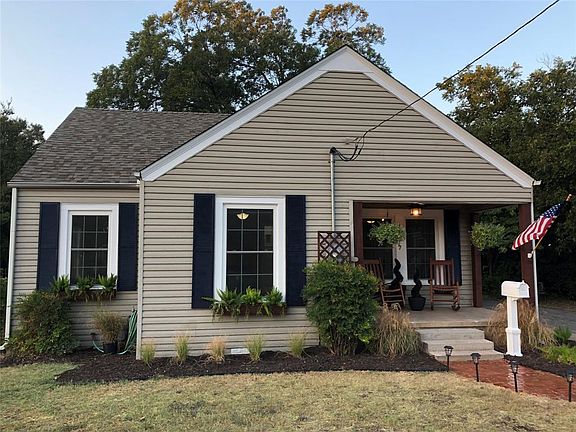 2nd image of 1217 Park Dr