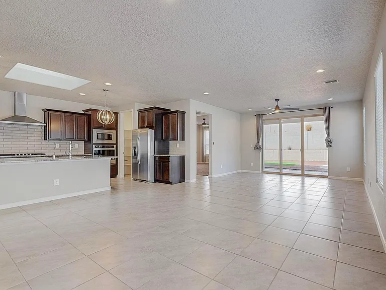 5950 Las Vacas Ct NE — Photo 26