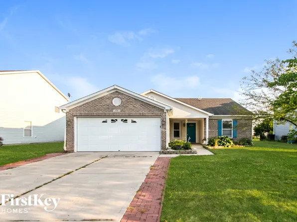 529 Streamside Dr, Greenfield, IN 46140