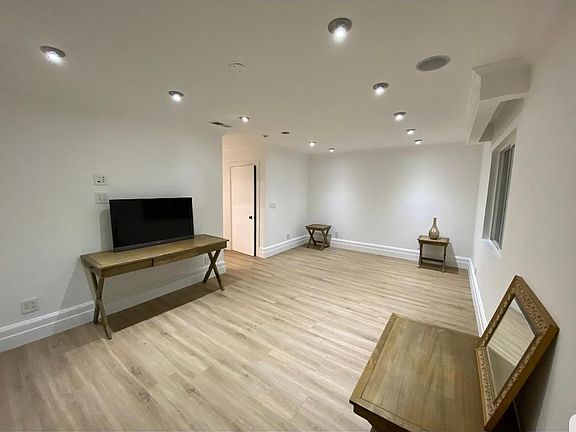 3rd image of 2838 Westwood Blvd