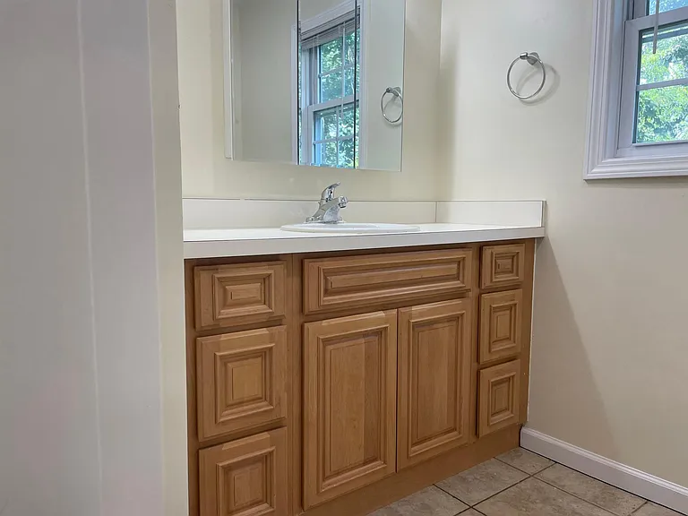 765 Hart St — Photo 43