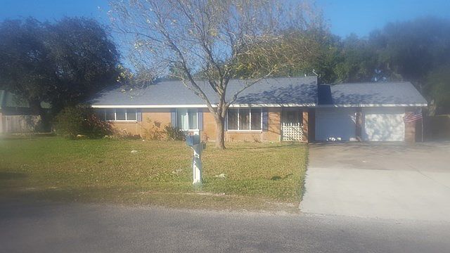 1st image of 819 Heron Ln