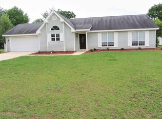 111 Greenwood Dr, Warner Robins, GA 31093