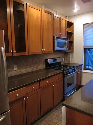 Rented by Avi Nash Associates | media 9