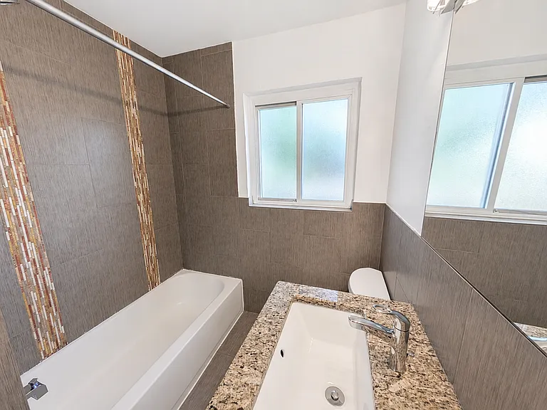 2250 N Newport St — Photo 9