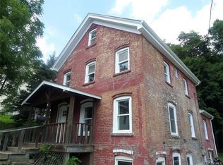 10 Richardson St, Walden, NY 12586