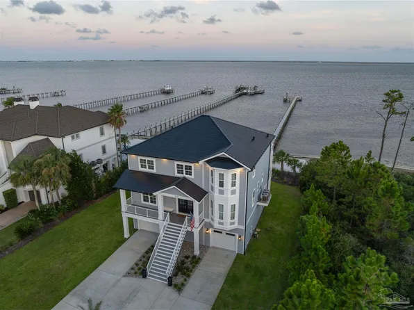 1610 Winding Shore Dr, Gulf Breeze, FL 32563