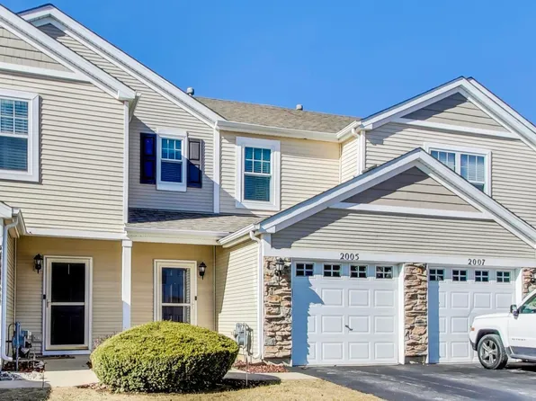 2005 Limestone Ln, Carpentersville, IL 60110