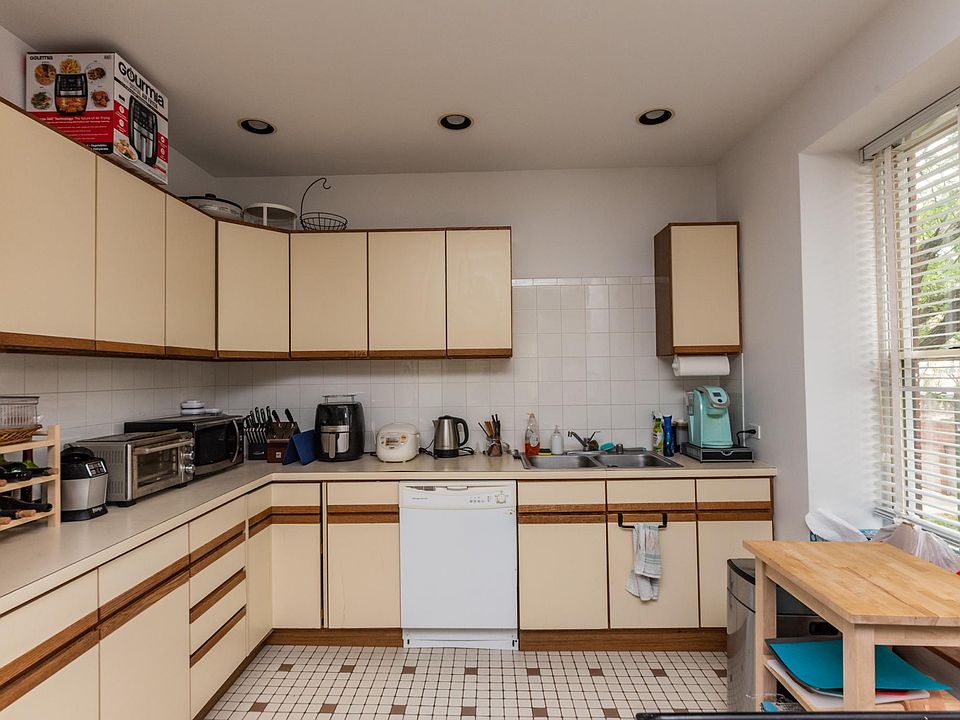 1st image of 1301 N Hoyne Ave #2G