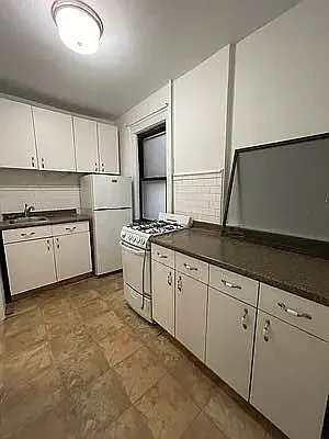 Rented by Jonis Realty | media 7