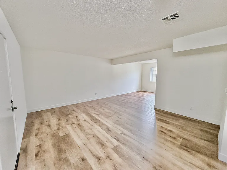 11058 Cantlay St #2 — Photo 3