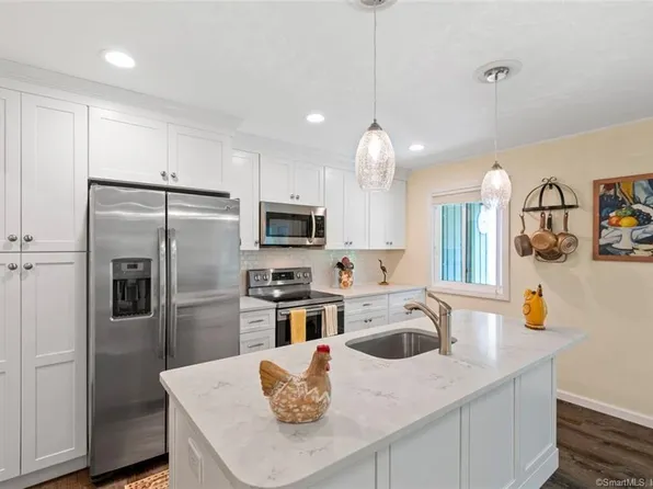 289 Heritage Village #B, Southbury, CT 06488