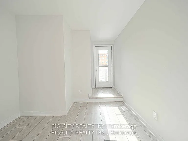 46 Akil Thomas Gdns S — Photo 17