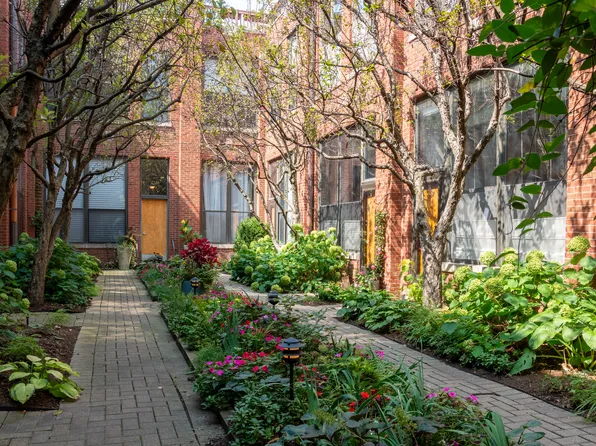 2226 N Racine Ave APT 7, Chicago, IL 60614