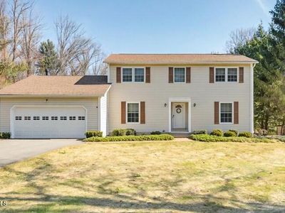 11 Gloucester Street, Clifton Park, NY, 12065