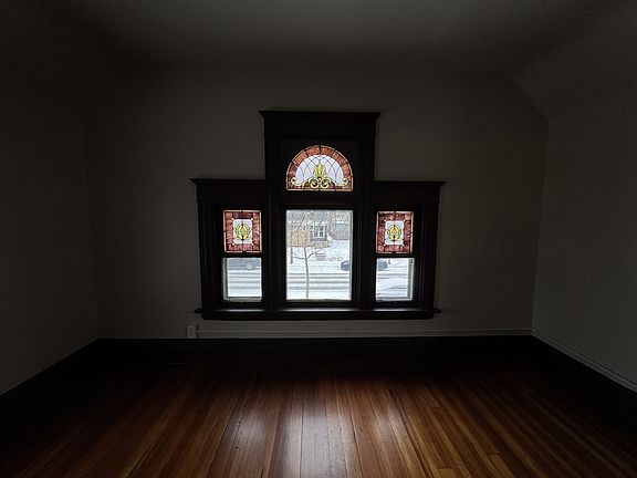 4th image of 2215 2nd St NE #11318534