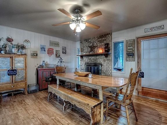 3rd image of 1902 Danielle Dr