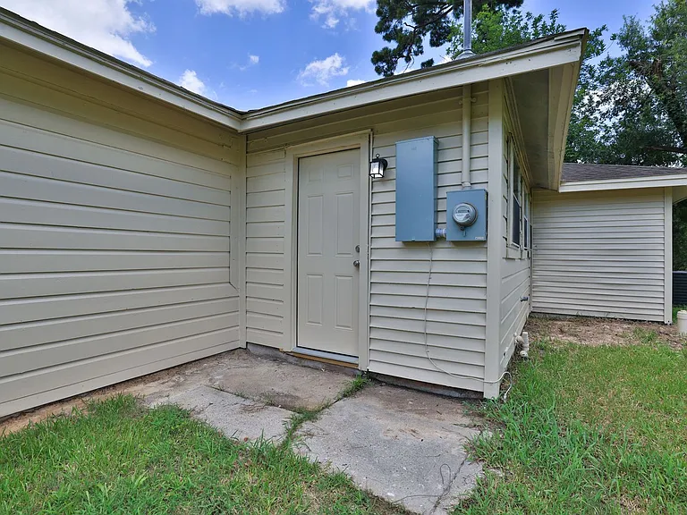 9026 Lake Forest Blvd — Photo 17