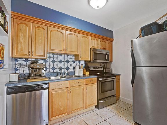 4th image of 1516 NW 3rd Ave #A