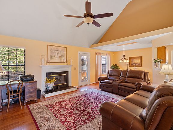 5th image of 904 Kable Cir