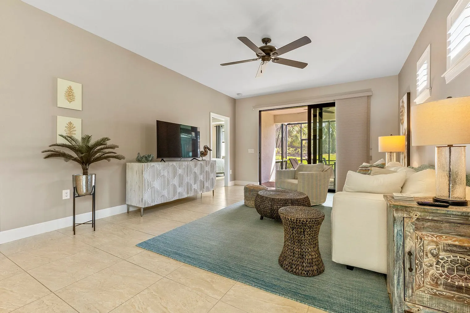2 bed, 2.0 bath, 1496 sqft, $5,850 — Photo 4