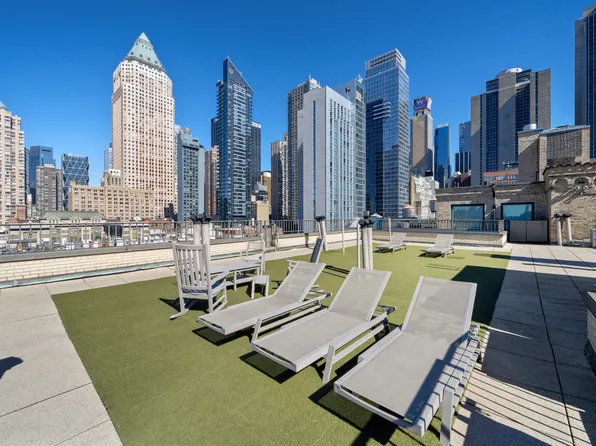 325 West 45th Street image 9 of 11