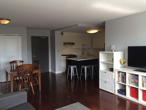 5th image of 2144 N Lincoln Park W APT 26B